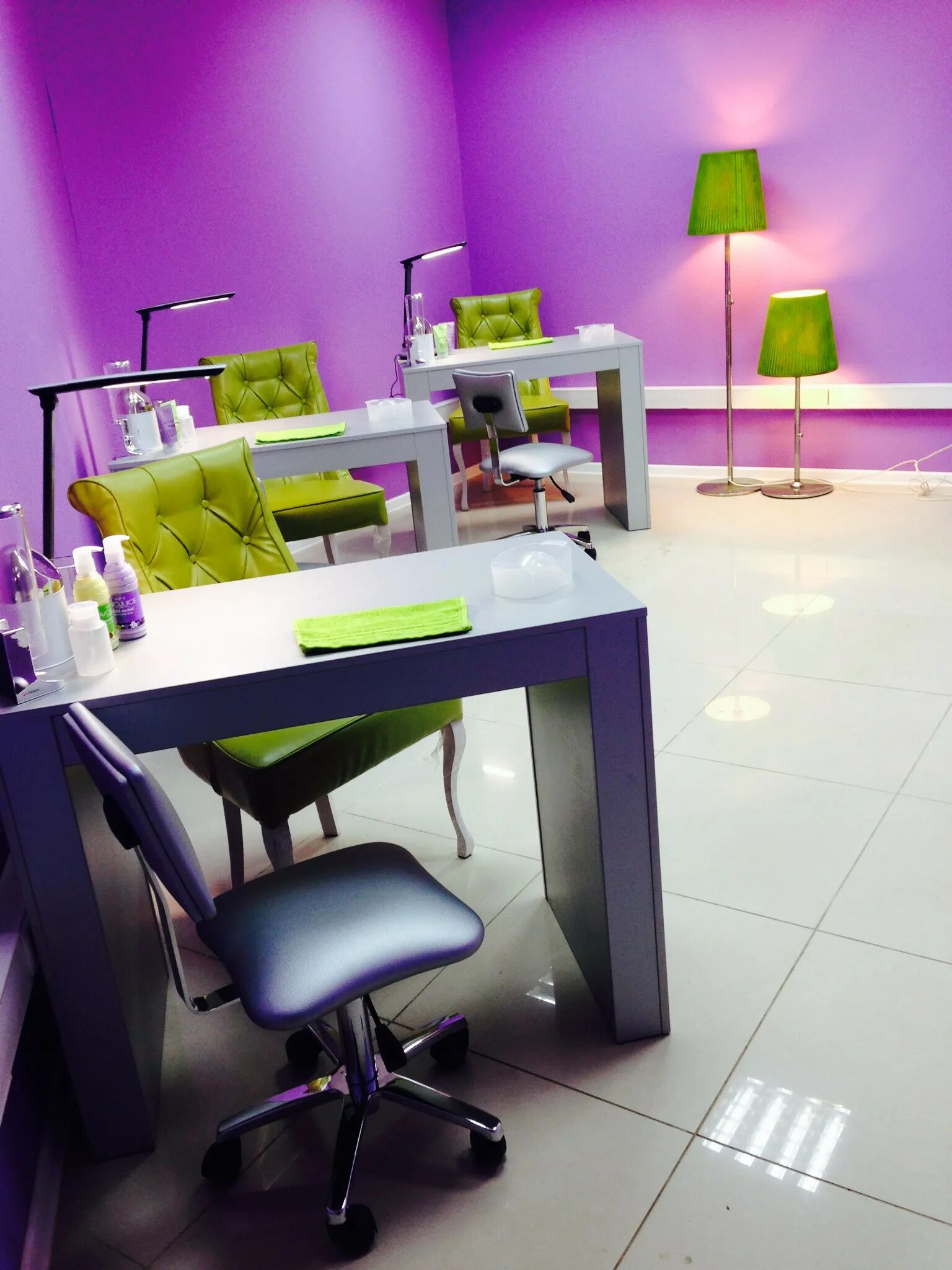 ноготочков студия екатеринбург. Firuza nail studio. Firuza nail studio. нейл студия маникюра. франшиза ногтевой студии.