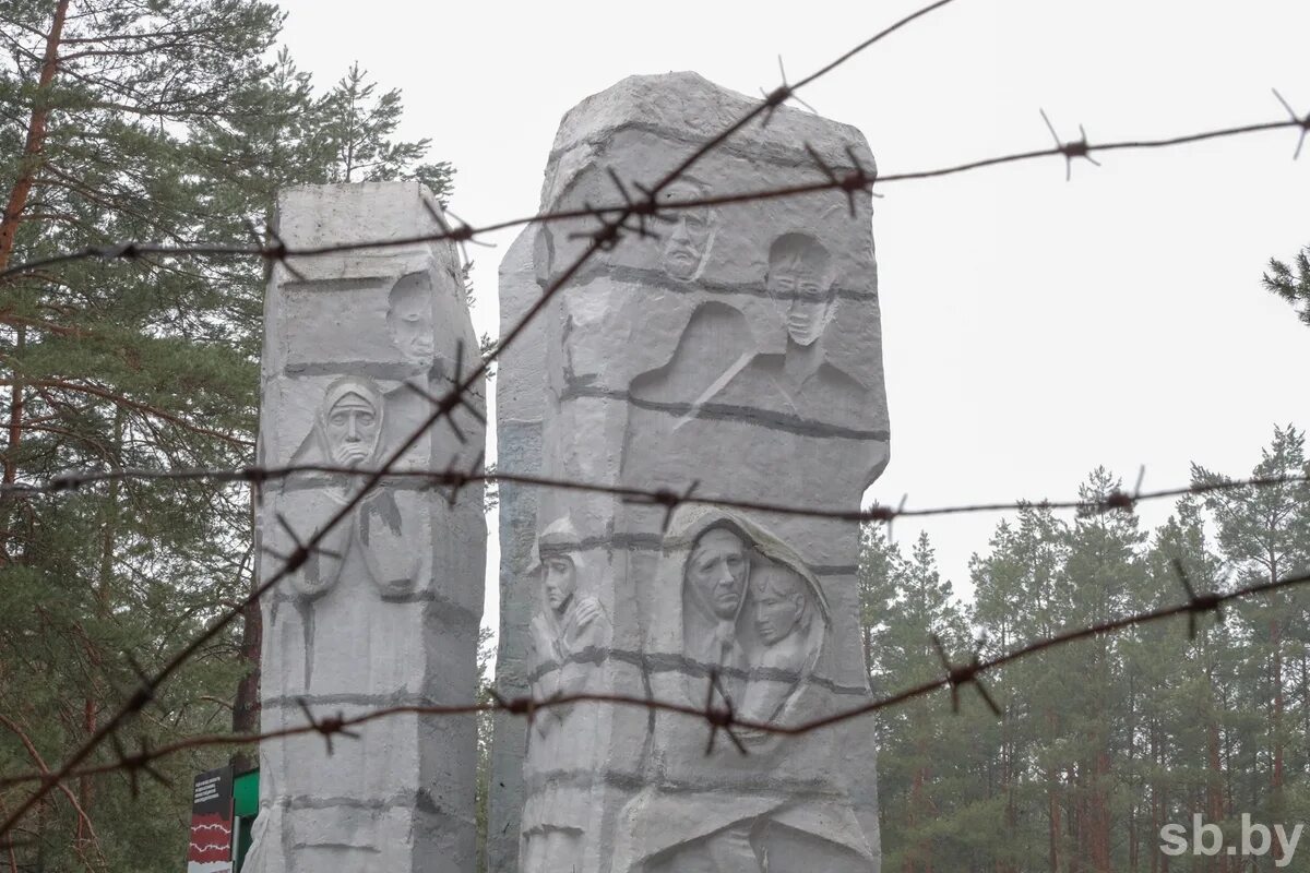 Озаричи концентрационный лагерь. Озаричи мемориальный комплекс. Озаричи лагерь смерти мемориал.