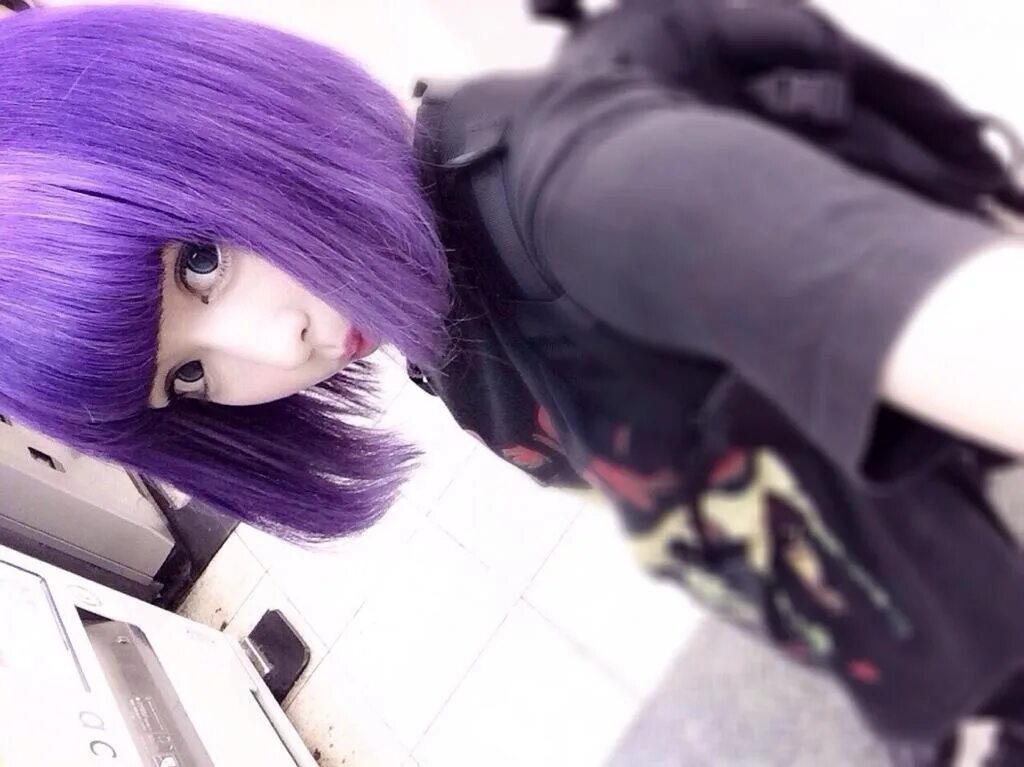 Токийский фиолетовый. Японка с фиолетовыми волосами. Девушка с сиреневыми волосами. Девушка с фиолетовыми волосами.