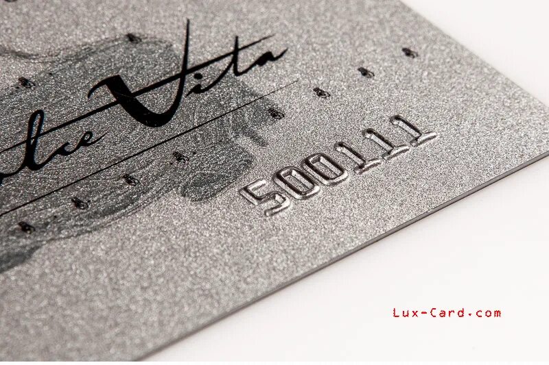 Эмбоссирование пластиковых карт. Эмбоссирование это. Эмбоссирование. Неэмбоссированные карты. Эмбоссинг на пластиковых картах.