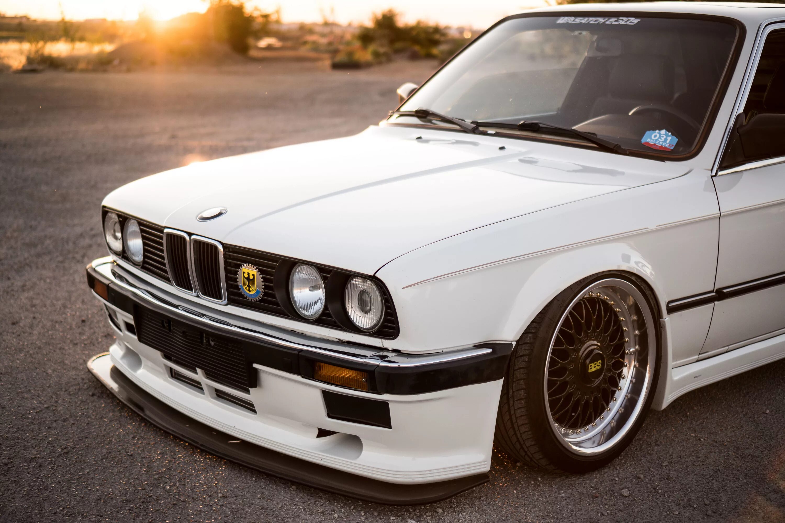 Bmw e30 m technic 1. Bmw e30 m tech 1. Bmw e28 красная. Е30 мтех2. Бмв е30 325i.