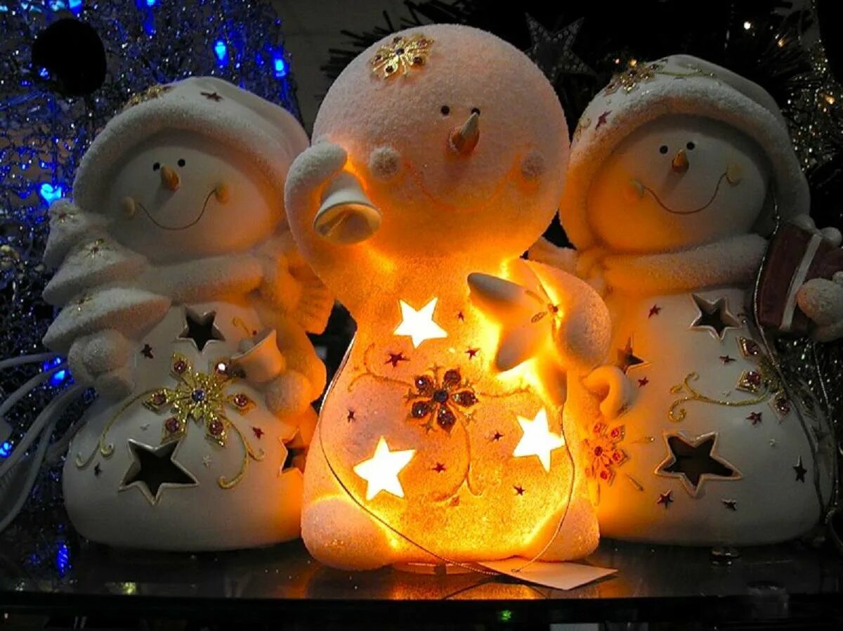 зимних чудес. желаю новогоднего чуда. открытка про чудеса под новый год. зимних чудес. пожелание верь в чудеса.