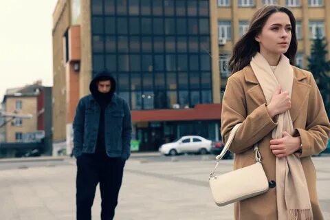 Бывший преследует