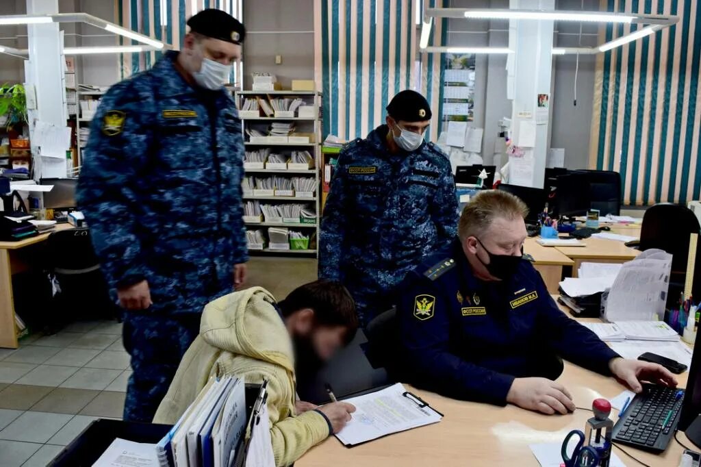 Привод должника. Приставы Мурманск. Должники судебных приставов. Приставы взыскали. Отделение судебных приставов зато Североморск.