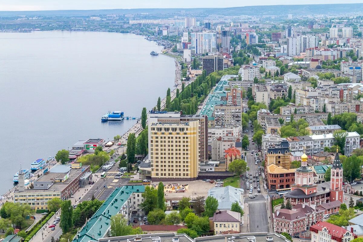 Саратов это город на волге. Город Саратов. Саратов город на Волге. Саратов центр города. Центр Саратова набережная.