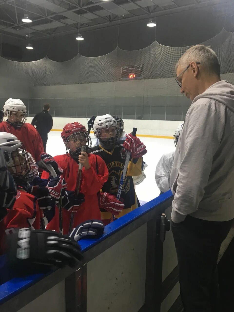 мфк ледовый ногинск. каток в купчино балкания нова расписание. ледовый клуб айс парк. айс парк владивосток. айс маты для ледовых катков.