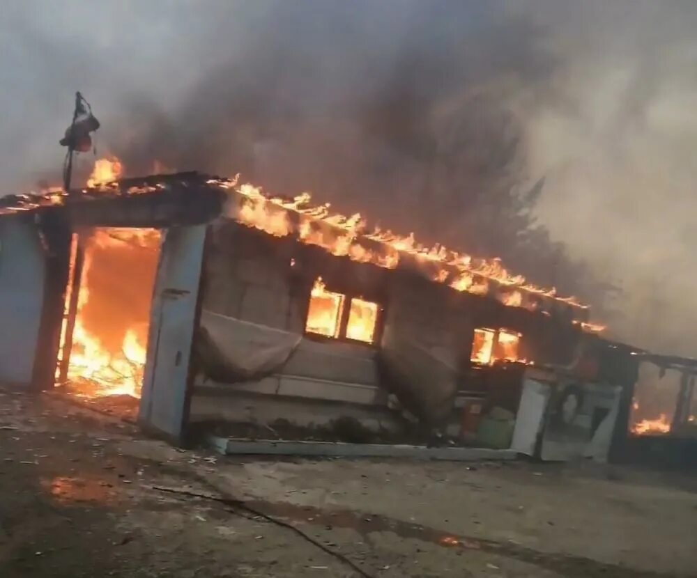 Пожар в Каменске-Уральском сегодня. Пожар в большой Грязнухе Каменск Уральский. Ку66 Каменск-Уральский происшествия пожары. Пожар Каменск Уральский 2003 год поселок Чкаловский. Каменск уральский новости 66 сегодня