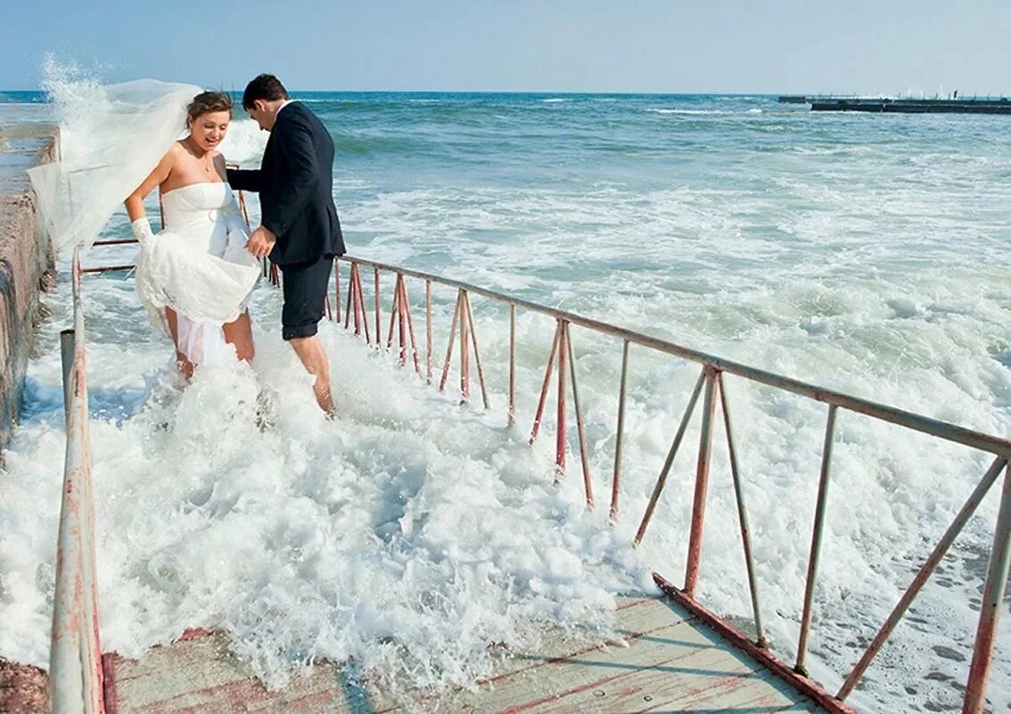 Сегодня свадьба есть. Свадьба на море. Свадьба на берегу моря. Свадебная фотосессия на море. Свадебная фотосессия в Сочи.