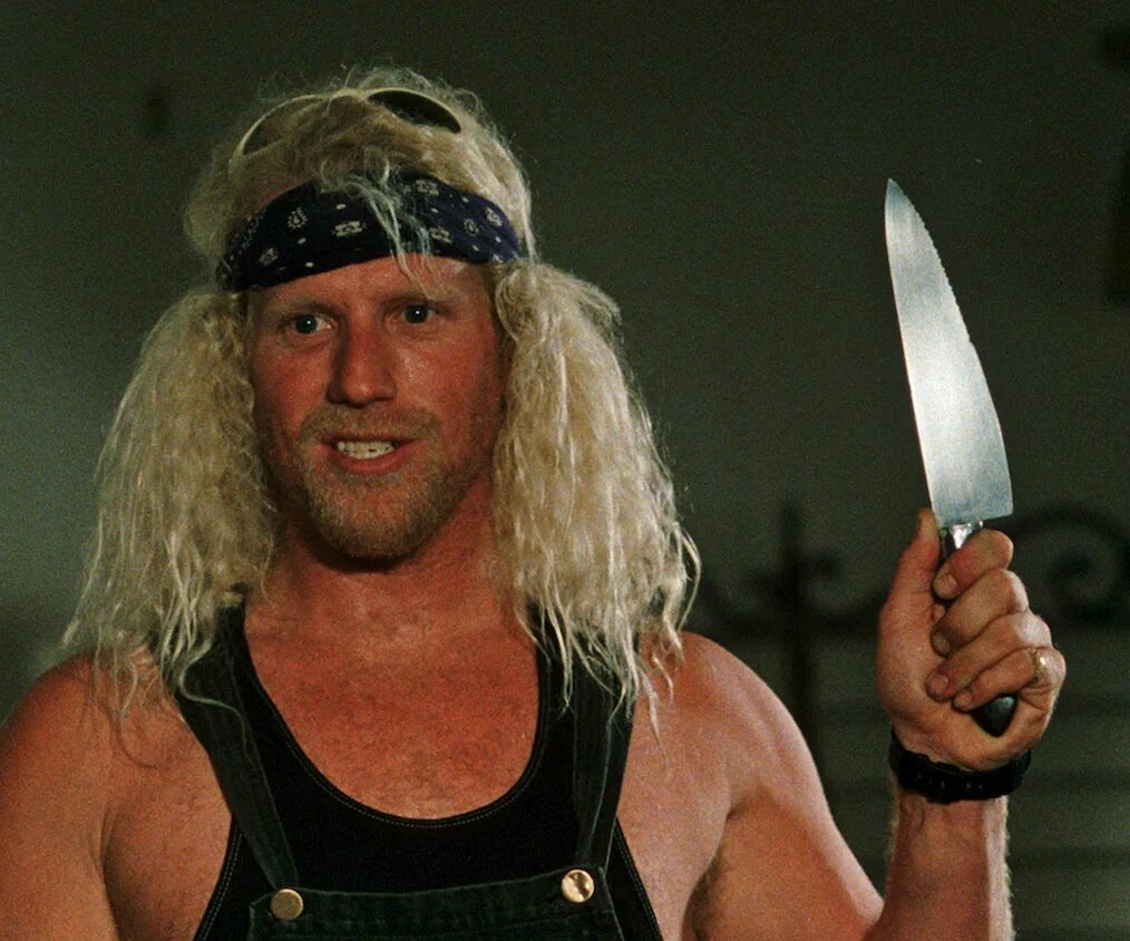 S man dangerous. Опасный мужчина. dangerous man.