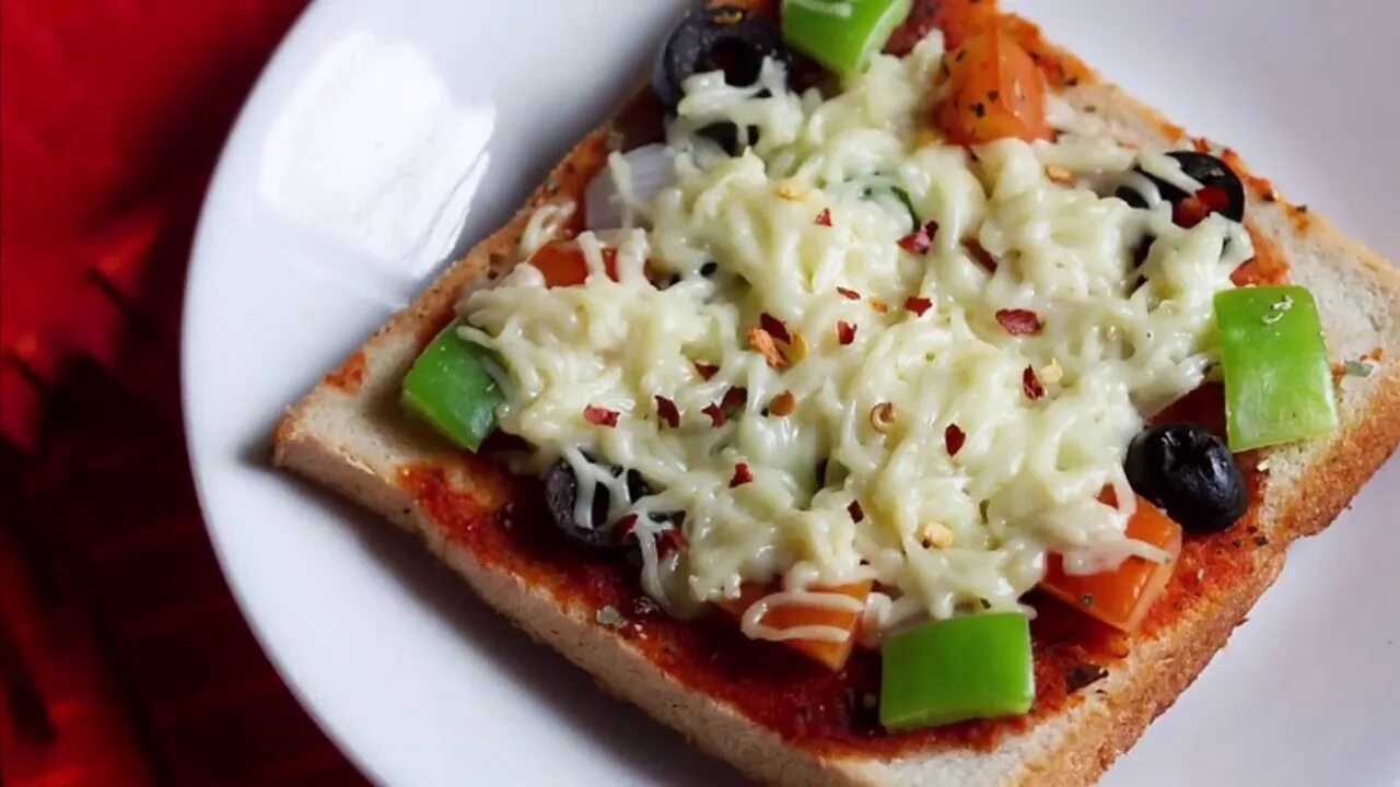 Pizza Bread. Pizza ready. Юмор хлеб пицца. Густава кирпич пицца тава.