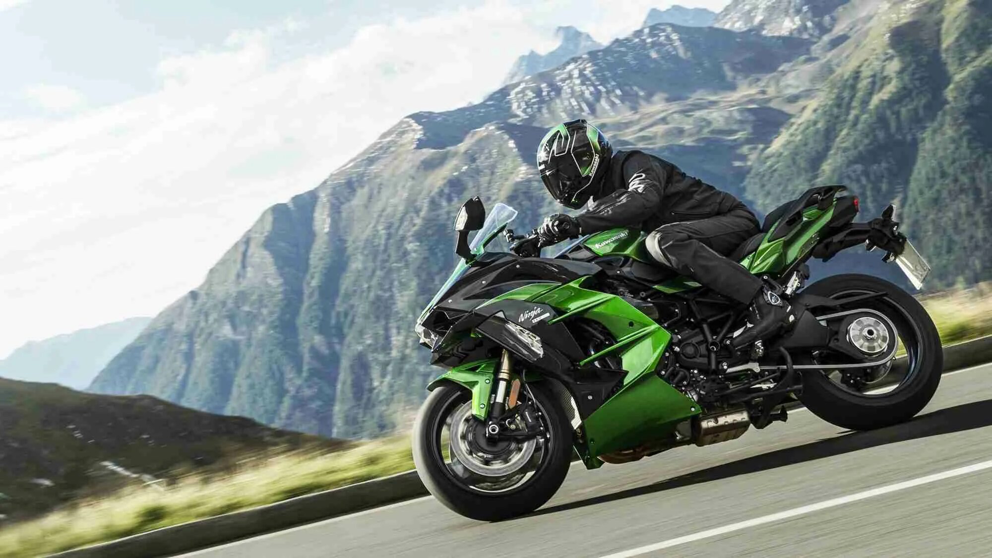 Kawasaki h2r мотоцикл. Кавасаки h2r 2023. Кавасаки мотоциклы скорость. Кавасаки zx10r orange. Kawasaki ninja h2r 400 км/ч.