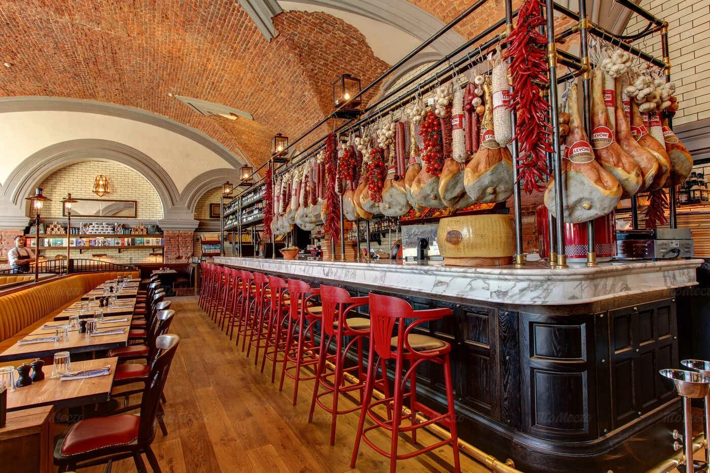 Ресторан остерия марио на пятницкой. Кафе три бочонка ангарск. Проспект гагарина чёрная жемчужина. Томесто. Томесто.