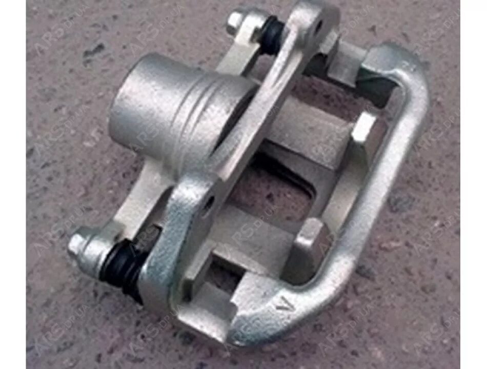 Эпик суппорт. Пружина для колодок chevrolet lacetti хэтчбек заднего суппорта. Задний суппорт шевроле эпика. Суппорт передний эпика. Крепление суппорта.