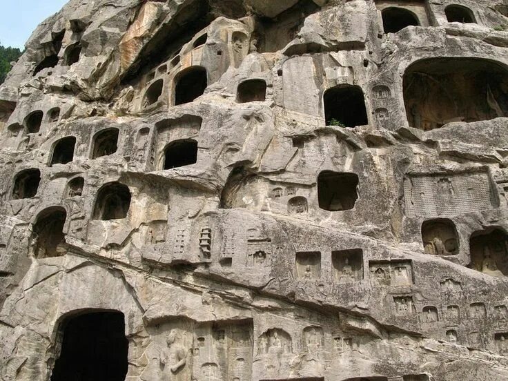 Гроты Лунмэнь в Лоян в Китае - Гоу Чайна