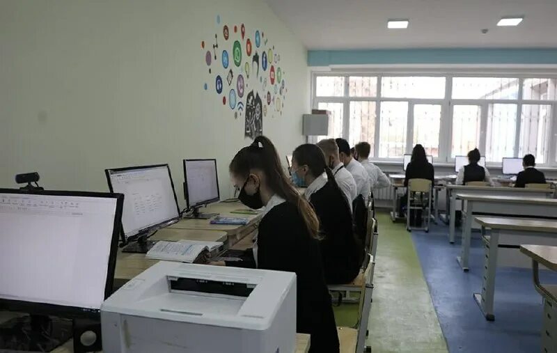 Https uzedu devel uz. Интернет Узбекистан школы. Internett School Ташкент. Интернет в Узбекистане. Wise School в Ташкенте кабинеты.