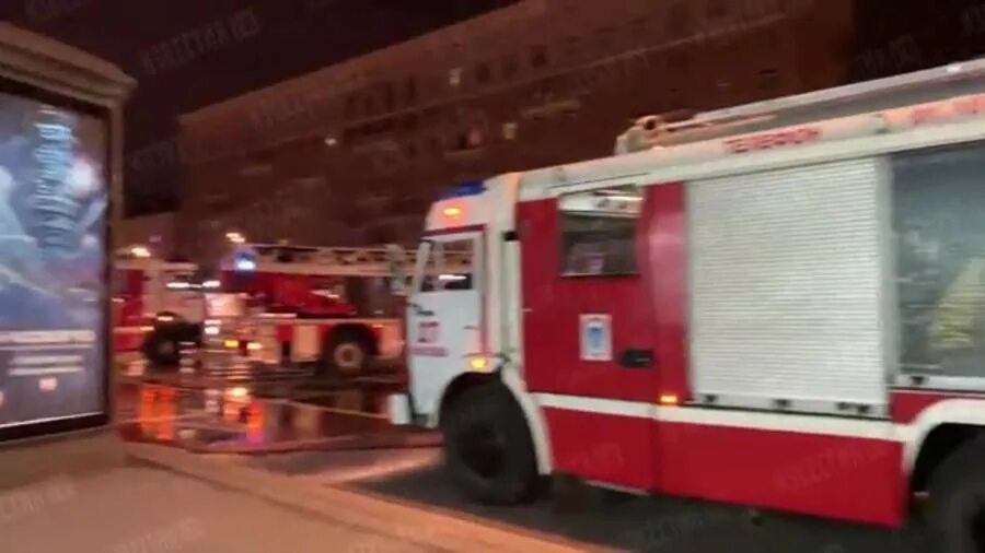 пожар на кутузовском проспекте сейчас. пожар на кутузовском сейчас. пожар на кутузовском 2 января. пожар на кутузовском сейчас. пожар на бадаевском заводе в москве.