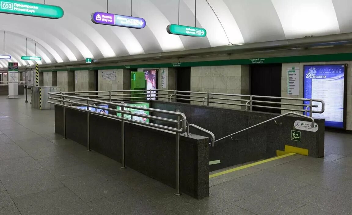 Двор метро. Станция метро гостиный двор санкт-петербург. станция гостиный двор санкт петербург. станция метро гостиный двор. метро невский проспект гостиный двор.
