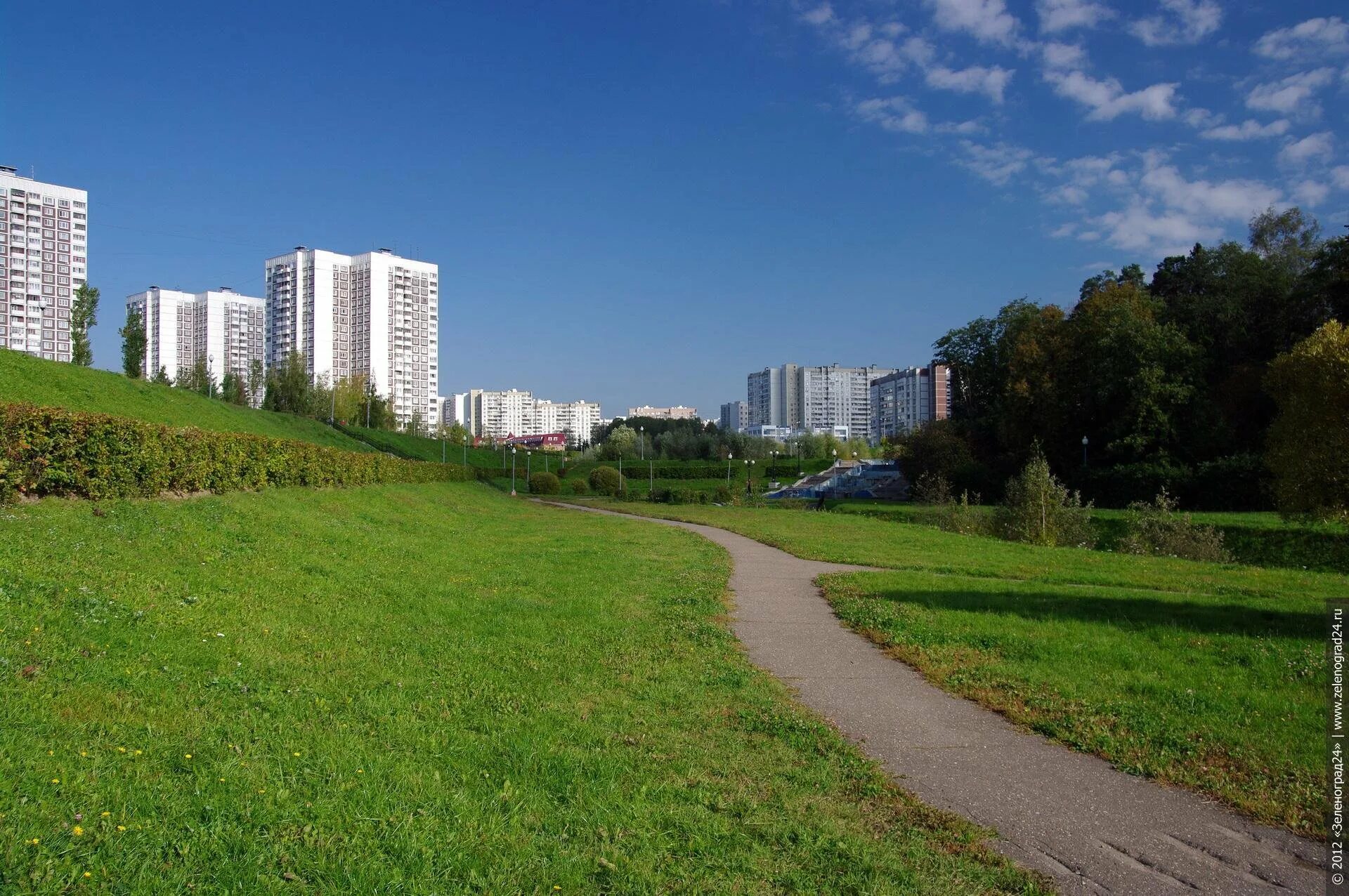 Зеленый парк зеленоград купить квартиру. Парк 40 летия Победы Зеленоград. Зеленоград лесопарк. Дендропарк Зеленоград. Зеленоград 16 микрорайон парк.