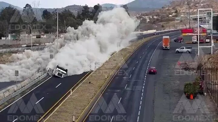 Que vehiculos estan obligados a circular por la calzada