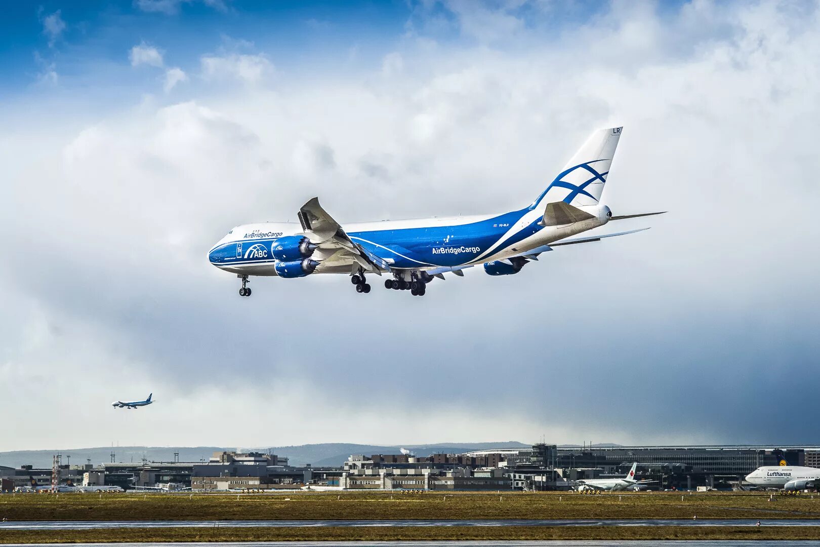 Airbridgecargo. Боинг 747 Волга Днепр. Карго самолет. Аэр бридж карго. Самолеты авиакомпании ЭЙРБРИДЖКАРГО.