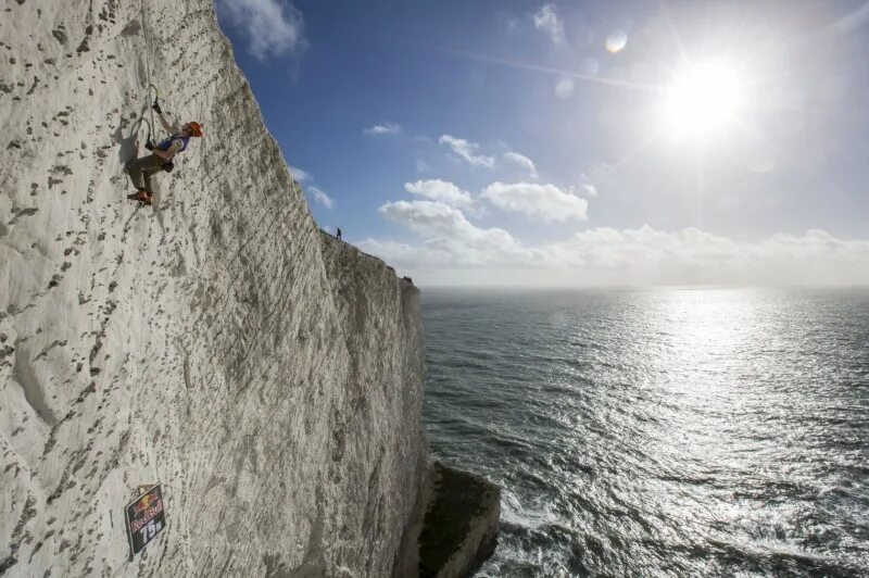 The cliff 4. Обои природа экстрим. Climbing Cliff. Фото экстрим остров. Climbers on Cliff.