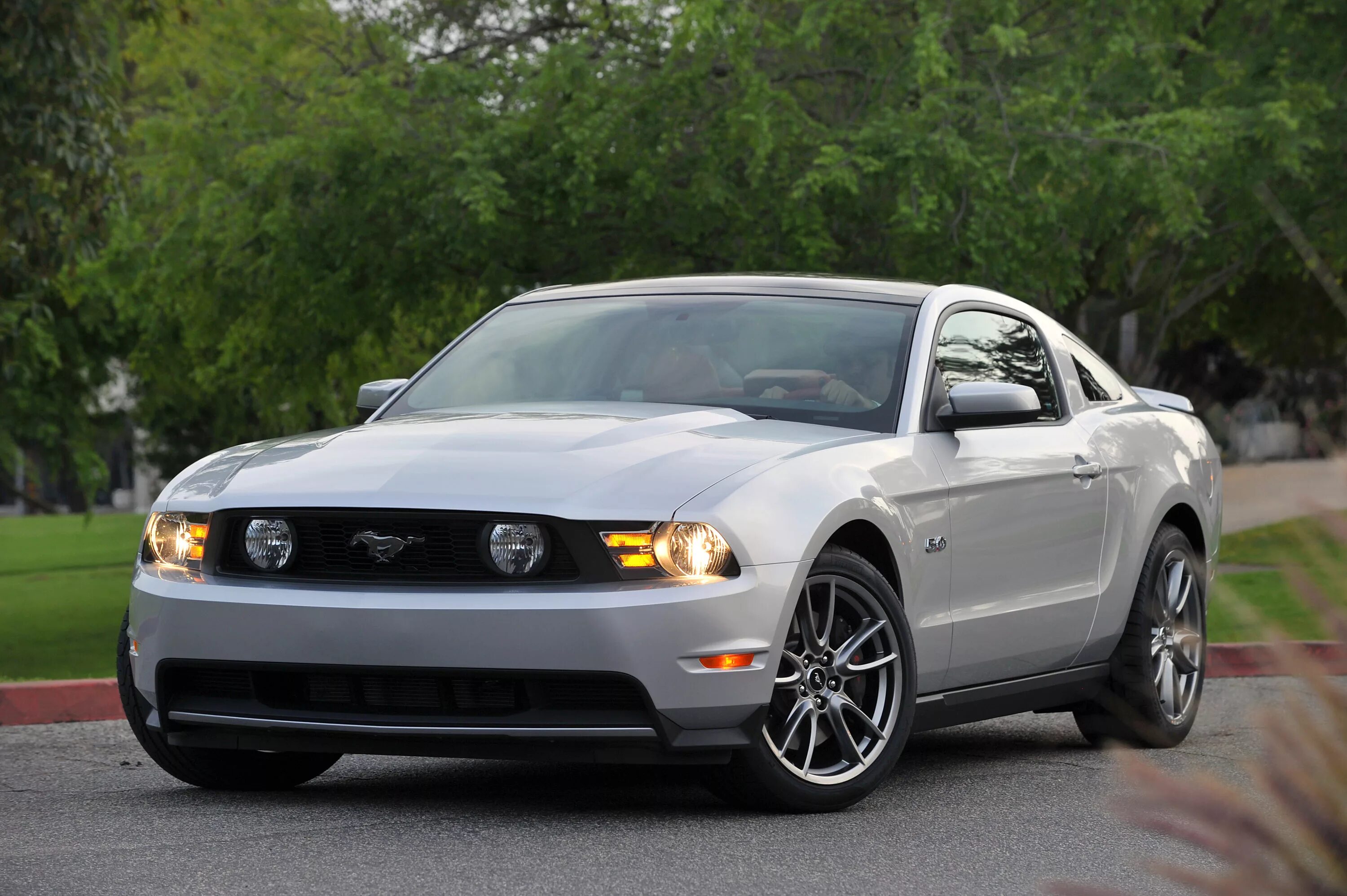 Форд мустанг 5.0. 2010 Ford Mustang 5.0 gt. Ford Mustang gt 5.0. Ford Mustang 5.0 2011.