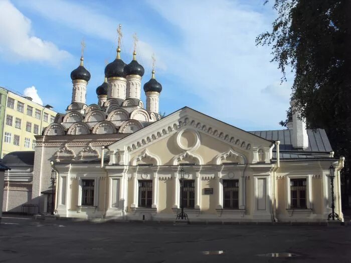 москва). церковь софии в средних садовниках москва. храм премудрости божией на софийской набережной. храм софии премудрости в москве. храм софии премудрости божией в средних.