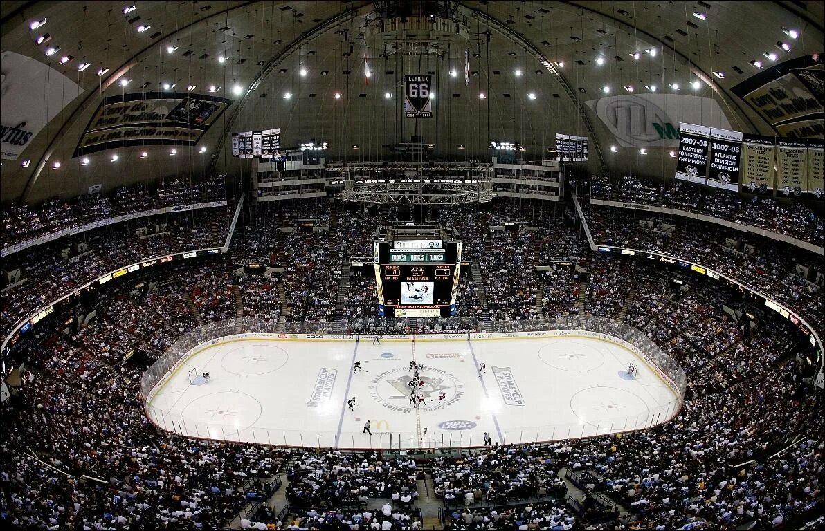 Ice arena philips arena vision. Сайтама арена. Монреаль стадион хоккейный. Lanxess arena, cologne, германия. Ледовая арена нхл.