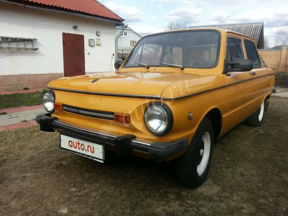 Горбатый запорожец желтый. Заз 965 желтый. Желтый запорожец. Запорожец ушастый заз-968. Желтый запорожец.