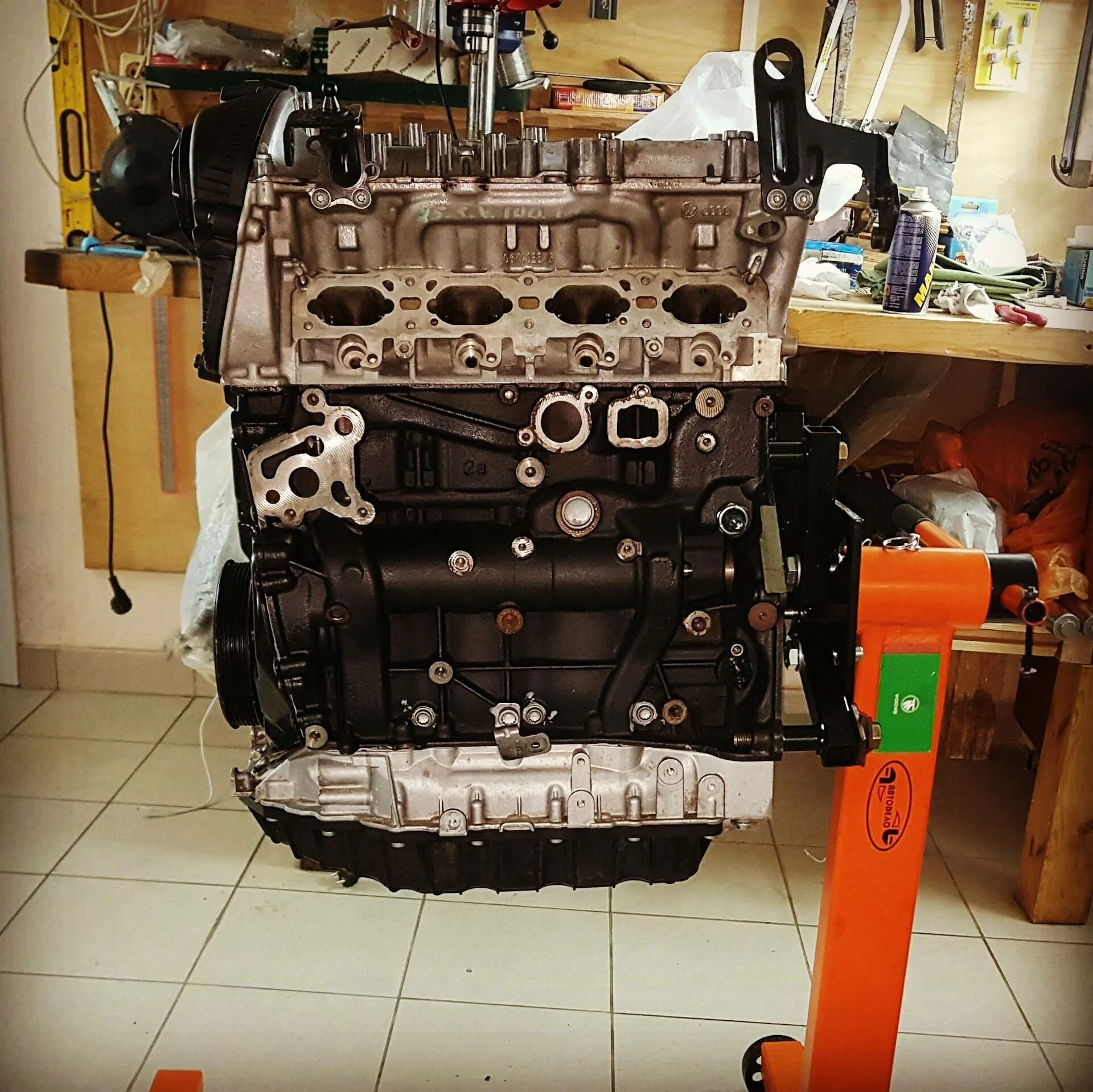 Двигатель шкода 1.8. Cjsa 1.8 tsi. мотор 1.8 tsi. мотор ген 3 1.8 шкода. двигатель cjsa 1.8 tsi.