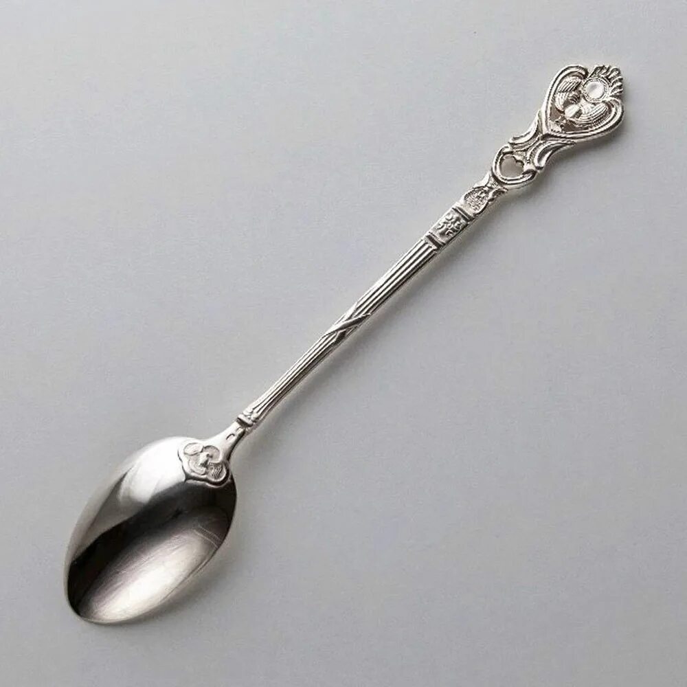 Серебряная ложка авгр. Серебряная ложка с ангелом хранителем. Серебряная чайная ложка с ангелом. Серебряная ложка на крестины. Серебряная ложка ангелочек.