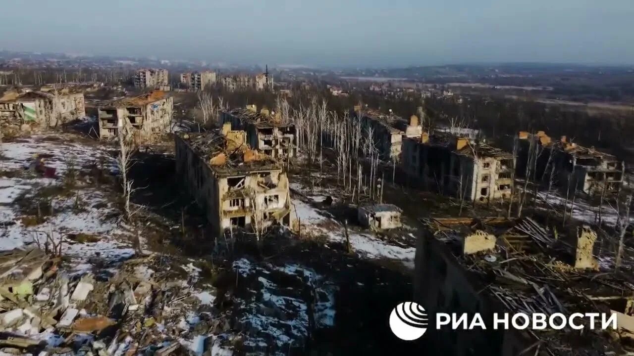 Бахмут после боев. Город бахмут 2023. Разрушенное здание. Бой в городе. Город бахмут донецкой области.