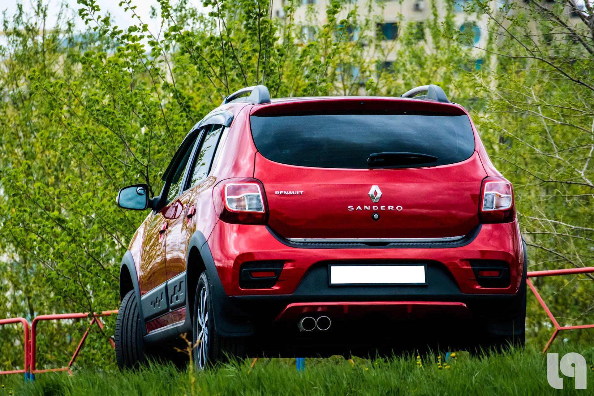 Степвей тюнинг. Сандеро степвей 2. Рено Сандеро степвей. Renault Sandero степвей 2. Renault Sandero Stepway Tuning.