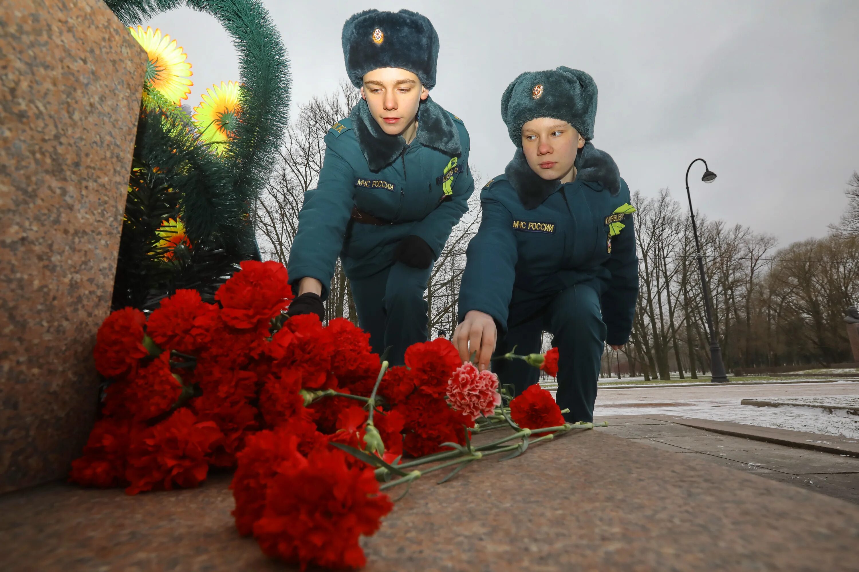 Майданов парк Победы. Памятник Майданову в парке Победы. Парк Победы маряьь подвиг. Подвиг героя фото. Подвиги 23 год