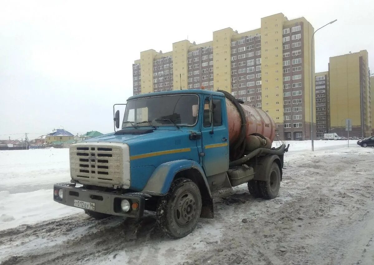 Откачка ям дубовка. Маз 500 ассенизатор. Откачка гомель. Откачка гомель. Газ 3307 илосос.