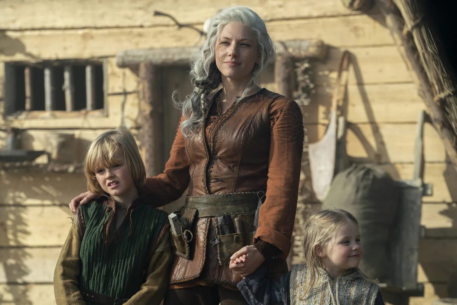 Рэй стивенсон оттар. Alexander ludwig викинги 6 сезон. Татуировка уббе из сериала викинги. Свадьба уббе викинги. Бьёрн железнобокий смерть лагерты.