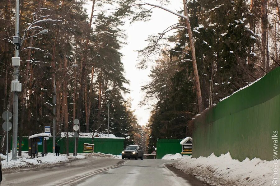 Станция рублёво жд. Рублёво-успенское шоссе заборы. Съезд с мкад на рублево успенское шоссе. Судейство в футболе. Рублево успенская шоссе.