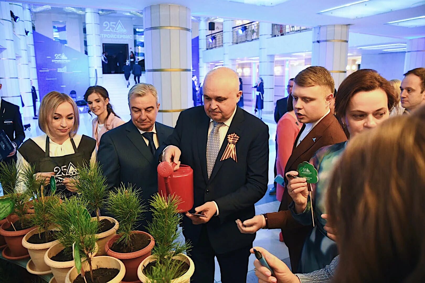 Стройсервис директор. Стройсервис кемерово директор. зао стройсервис генеральный директор.