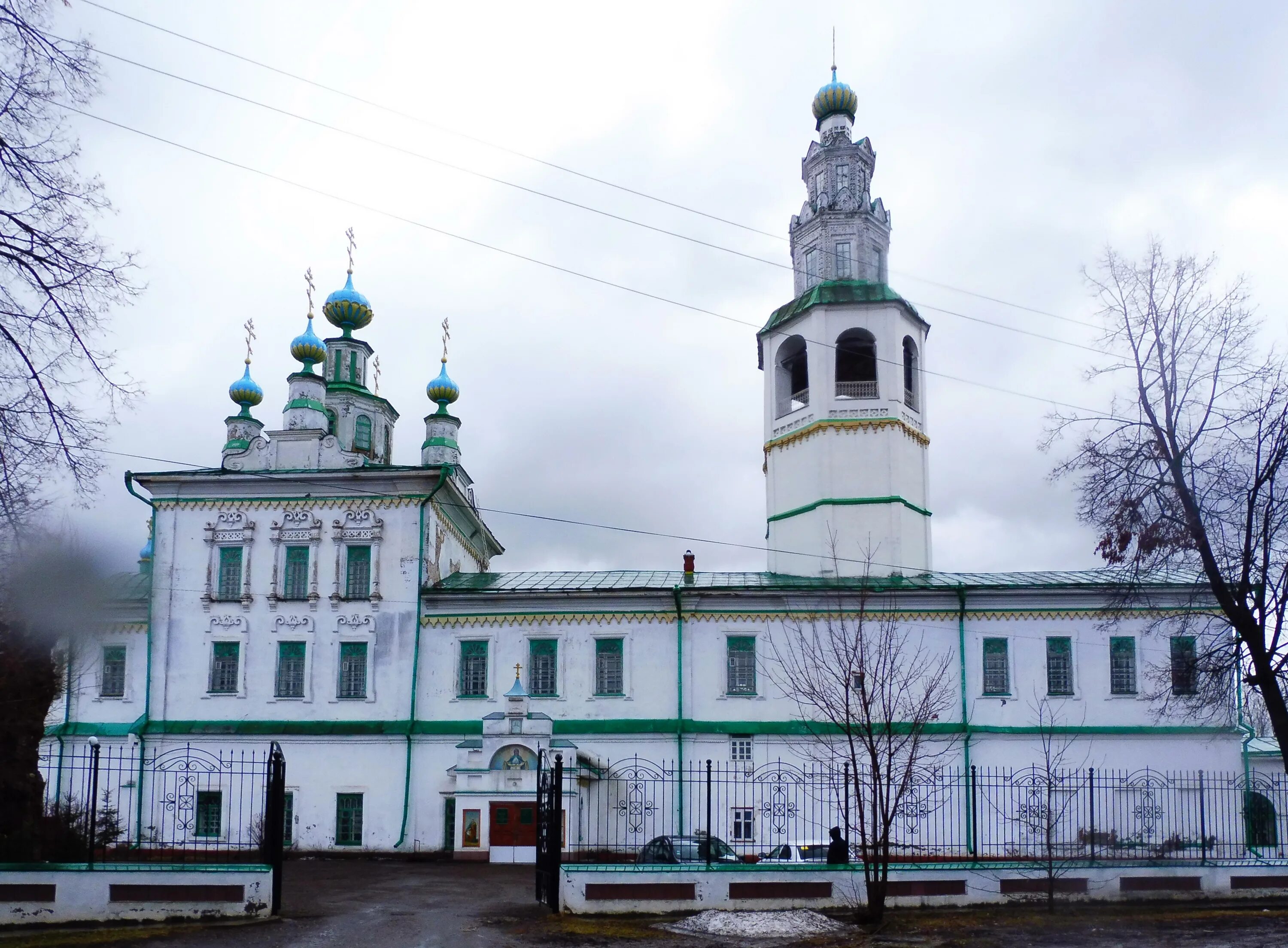 Тихвинский храм кунгур. Храмы кунгура. Кунгур николаевская церковью. Колокольня тихвинской церкви в городе кунгур. Кунгур храм николая чудотворца.