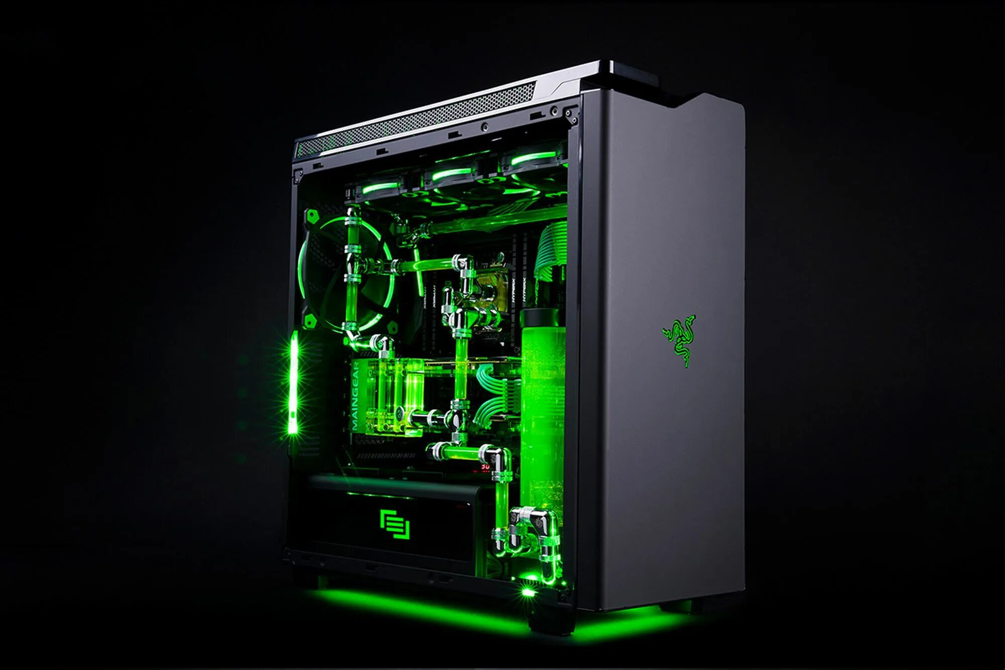 Персональный компьютер игровой компьютер. Maingear-r1-Razer-Edition. Игровой компьютер рейзер. Сборка ПК рейзер. R2 Razer Edition.