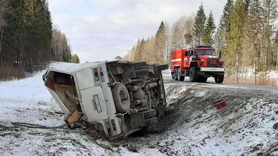 Автобус в кювете