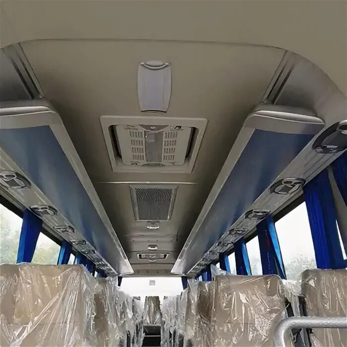 Где зарядка в автобусе. Кондиционер в автобусе. кондиционирование в автобусе. кондиционер в туристическом автобусе. универсальный кондиционер в автобусе.