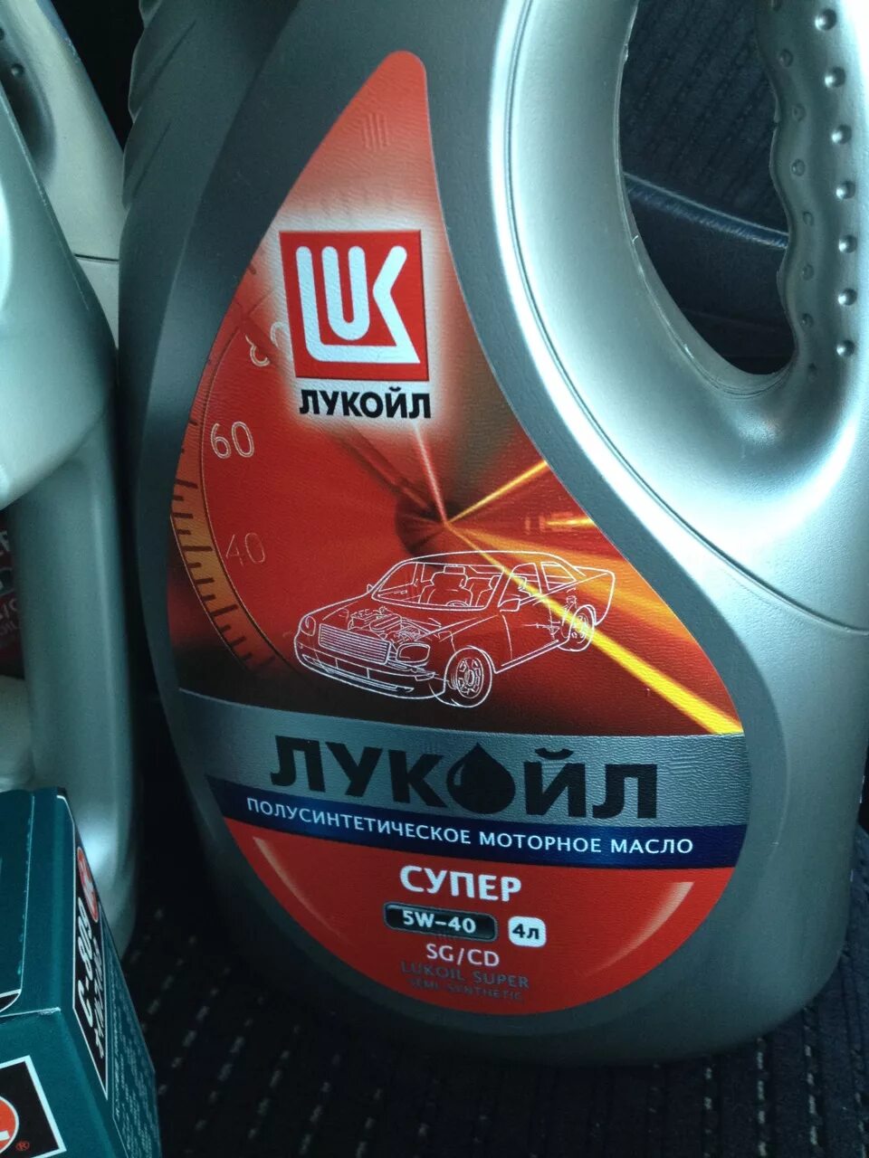 Масло лукойл сравнить. Масло Лукойл супер 5w40 синтетика. Lukoil super 5w-40. Масло Лукойл super полусинтетика 5w40. Масло Лукойл супер 5w40 полусинтетика.