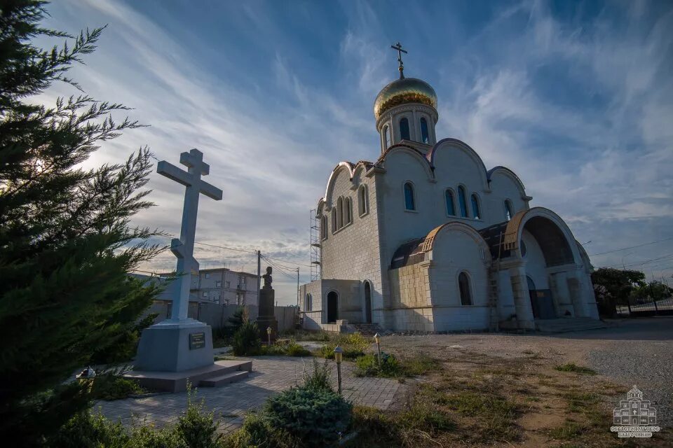 Храм и Царственных страстотерпцев Севастополь красная горка. Церковь на красной Горке в Севастополе. Севастополь красная горка