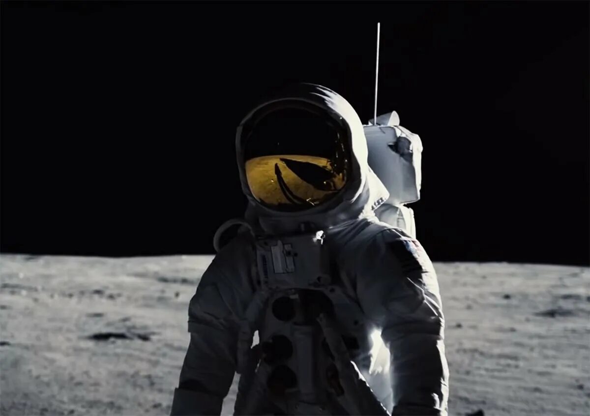 Последний человек стоящий на луне. Человек на луне фильм 2018. человек на луне фильм 2018 кадры. ryan gosling first man. райан гослинг в космосе.