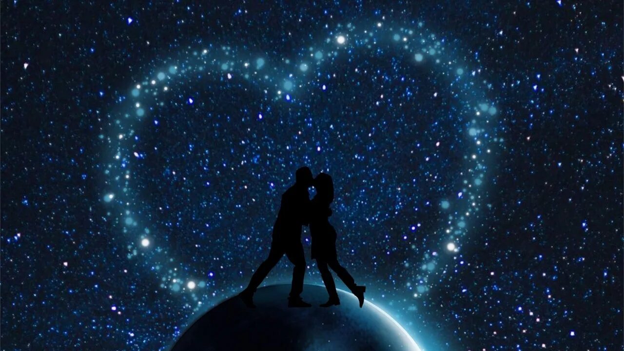 Двое под звездами. Космос любовь. Пара на фоне звездного неба. Вселенная и любовь.