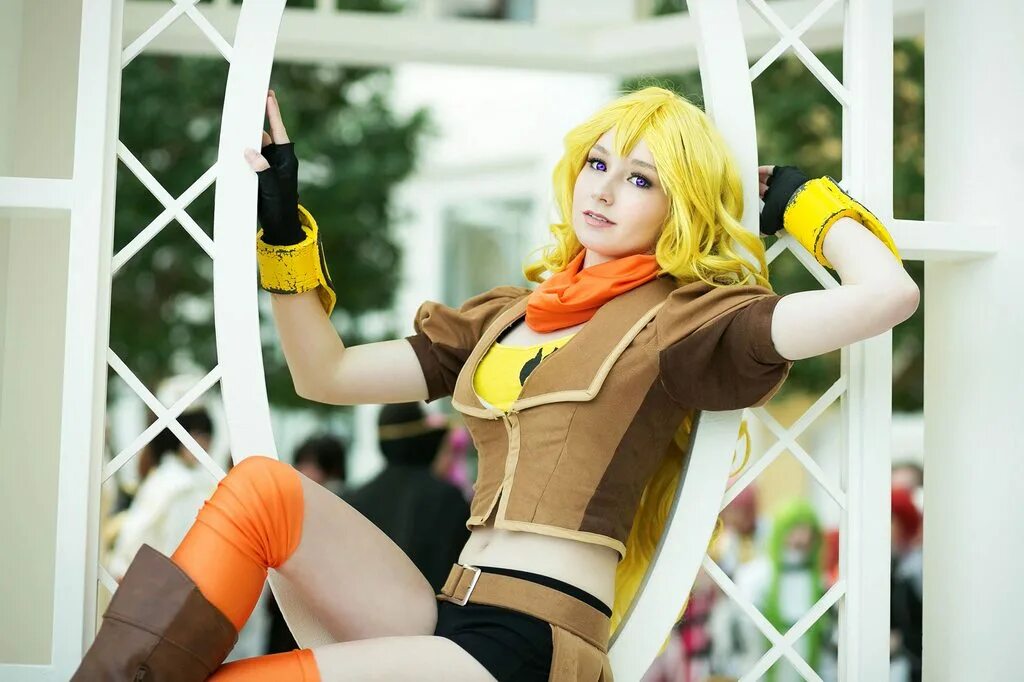 Cosplay dance. RWBY yang Cosplay. Косплей Хэппи. Паладин дэнс косплей. Танцы косплей для начинающих.