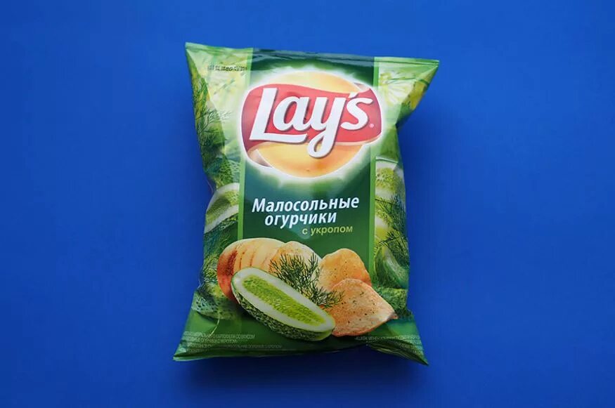 Малосольные огурчики чипсы лэ1с. Чипсы со вкусом огурца. Lays малосольные огурчики 2023. Чипсы lays малосольные огурчики с укропом. Чипсы лейс малосольные огурчики.