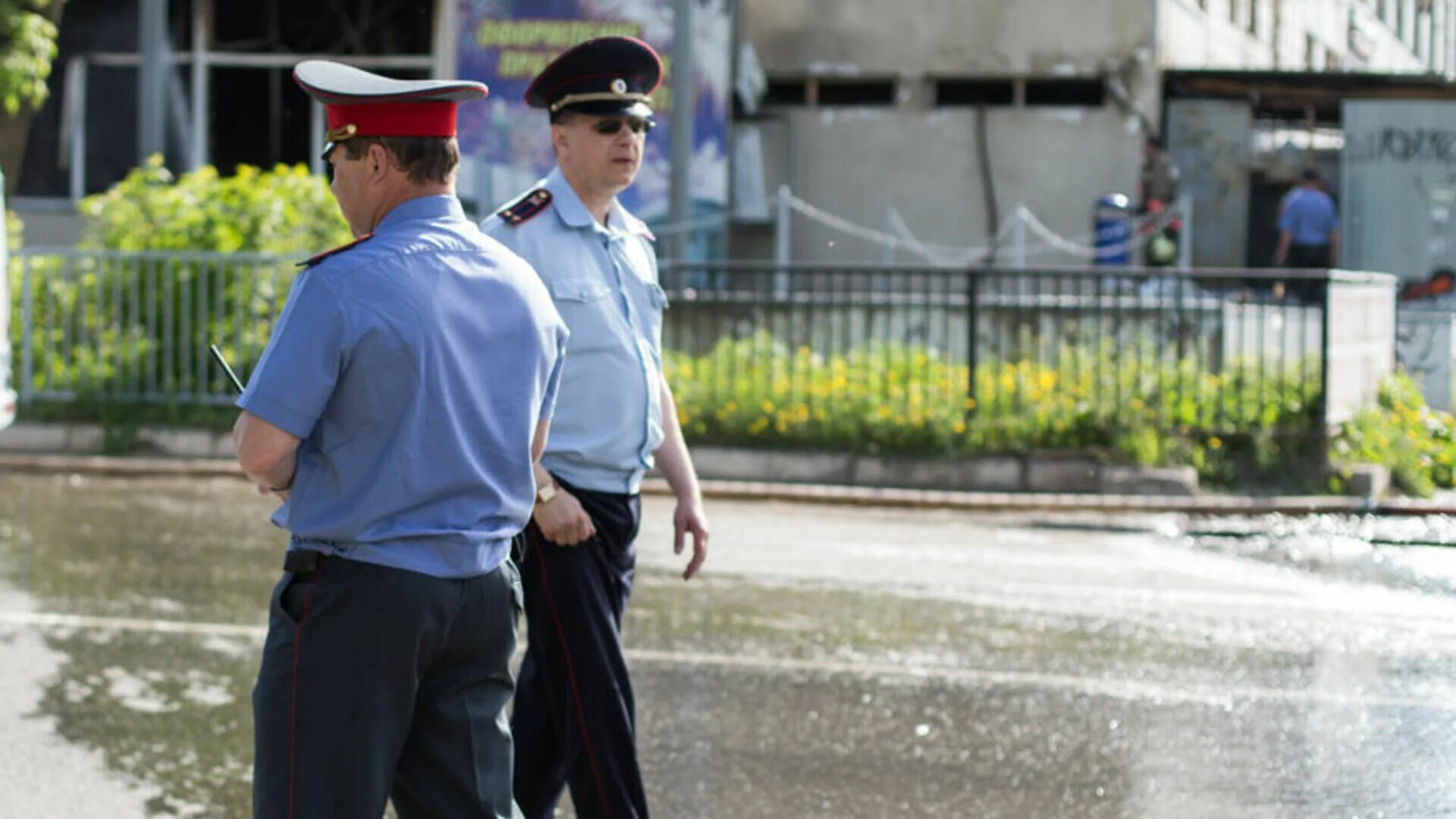 Полиция без цензуры. Полиция 1700. Полиция мата. Типичный житель Перми. Матэ у полицейского.