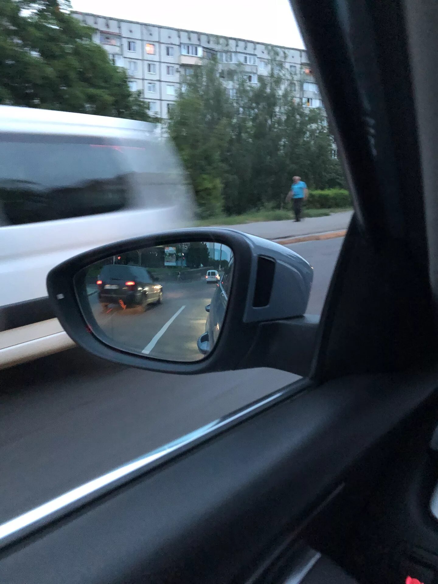 Установка зеркал москва. Панно зеркальное не осветленное зеркало. Зеркала мертвой зоны прадо 150. Зеркало слепой зоны газ 3307. Дополнительное зеркало на боковые зеркала ваз.
